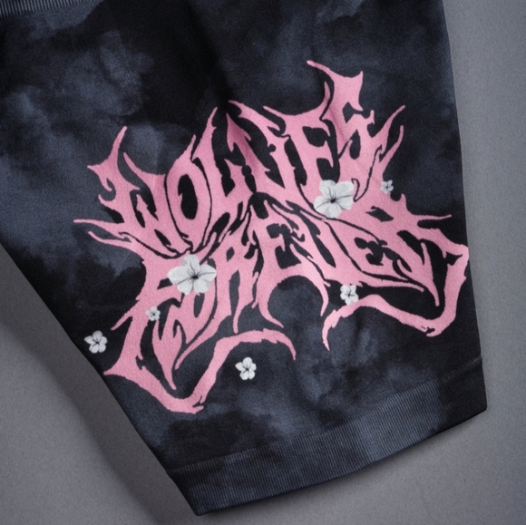 NWT Limited Edition: Darc Sport Cherry Blossom Workout Seamless Shorts - Picture 7 of 10